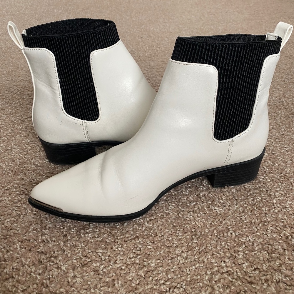 ❤️‍🔥 White Ankle Boots w/ Pointed Toe ❤️‍🔥